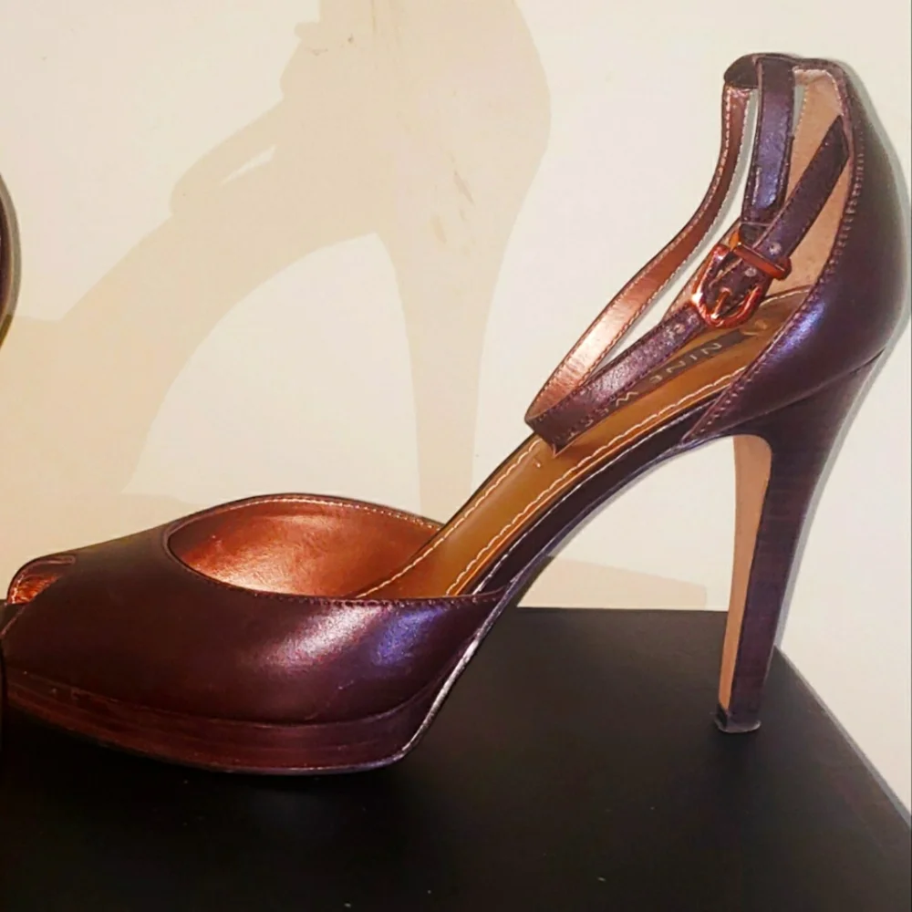 𝐍𝐈𝐍𝐄 𝐖𝐄𝐒𝐓 Leather Mary Jane Peep Toe Heels! Sz 7 Wmns. Stunning! - Picture 1 of 12